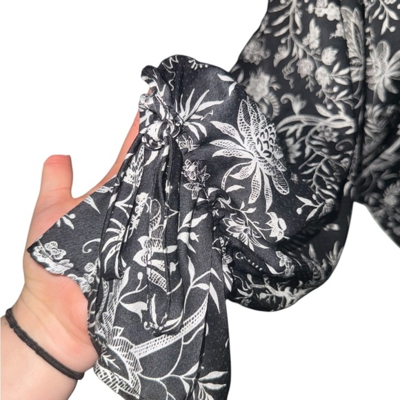 Floral Black and White Women's Top - Picture 3 of 4